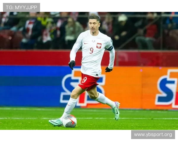 以莱万多夫斯基队长风波后前国家队队友集体发声解读舆论走向分析